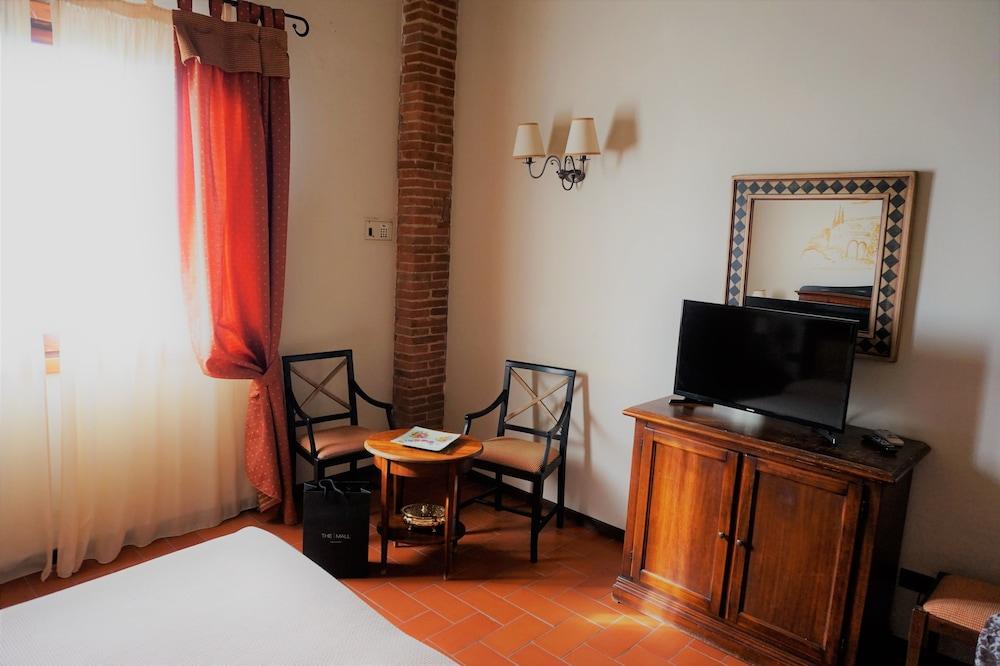 Agriturismo Antico Borgo Poggitazzi Террануова-Браччолини Экстерьер фото