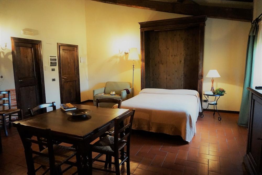 Agriturismo Antico Borgo Poggitazzi Террануова-Браччолини Экстерьер фото