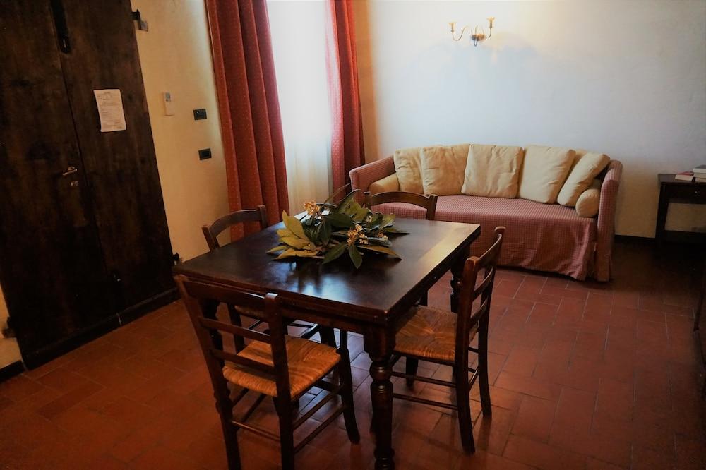 Agriturismo Antico Borgo Poggitazzi Террануова-Браччолини Экстерьер фото