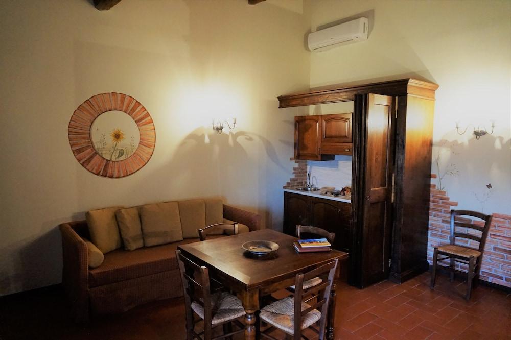 Agriturismo Antico Borgo Poggitazzi Террануова-Браччолини Экстерьер фото