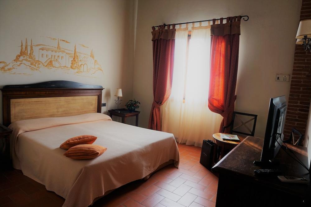 Agriturismo Antico Borgo Poggitazzi Террануова-Браччолини Экстерьер фото