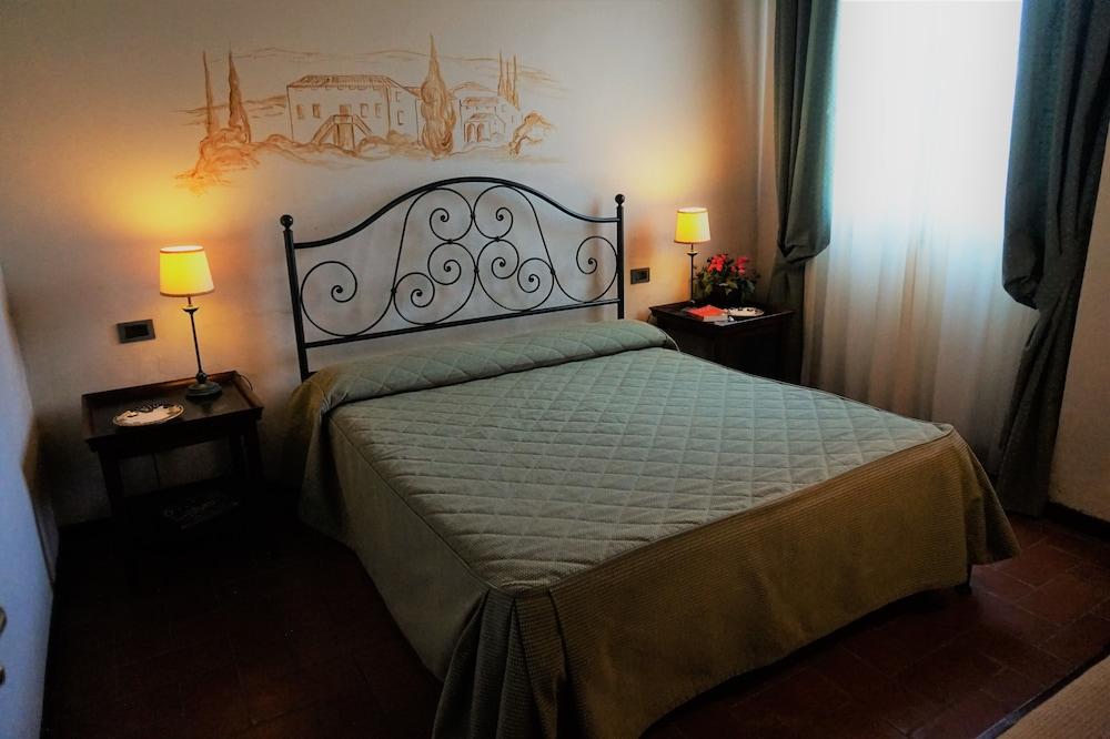 Agriturismo Antico Borgo Poggitazzi Террануова-Браччолини Экстерьер фото