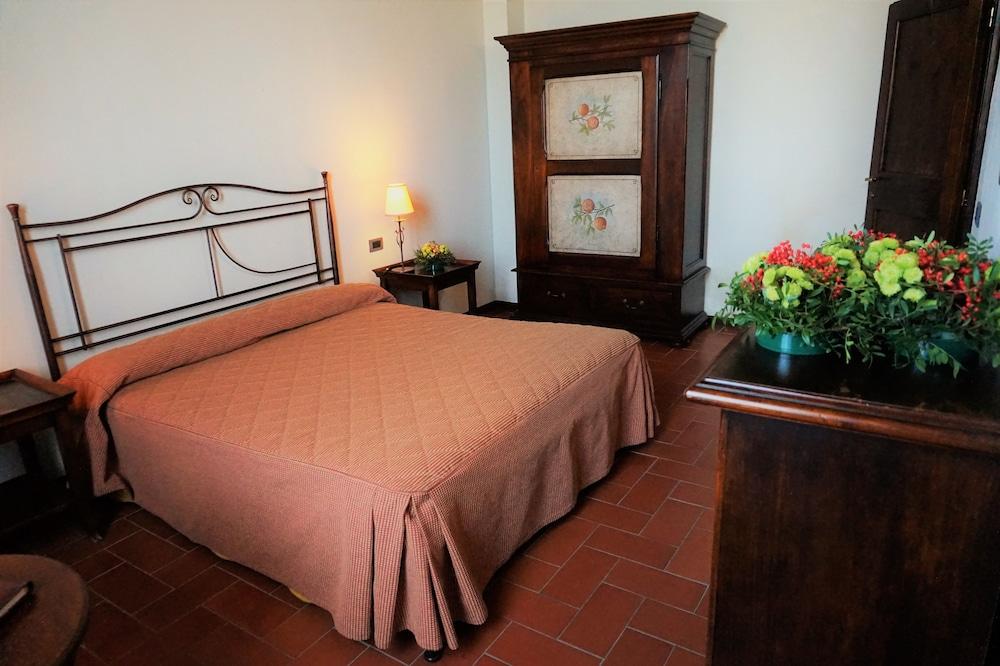 Agriturismo Antico Borgo Poggitazzi Террануова-Браччолини Экстерьер фото