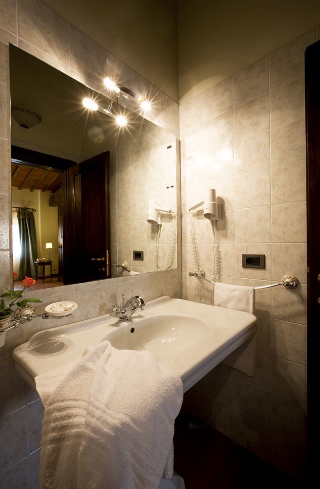 Agriturismo Antico Borgo Poggitazzi Террануова-Браччолини Экстерьер фото