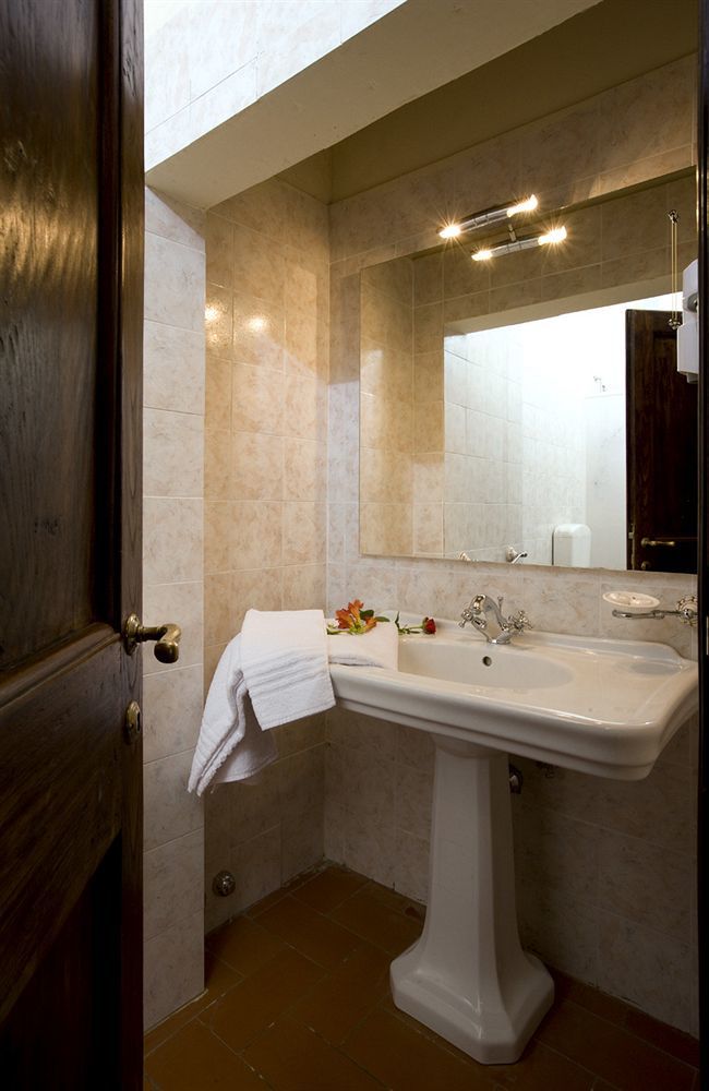Agriturismo Antico Borgo Poggitazzi Террануова-Браччолини Экстерьер фото